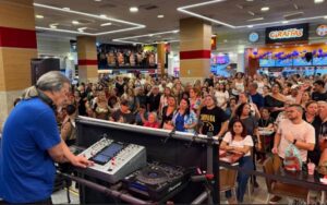 DJs Raidi Rebello e Márcio Lima animam os 21 anos do Millennium Shopping com especial flashback neste sábado