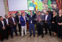 Roberto Cidade se torna cidadão de São Gabriel da Cachoeira, o município mais indígena do Brasil Roberto Cidade se torna cidadão de São Gabriel da Cachoeira, o município mais indígena do Brasil