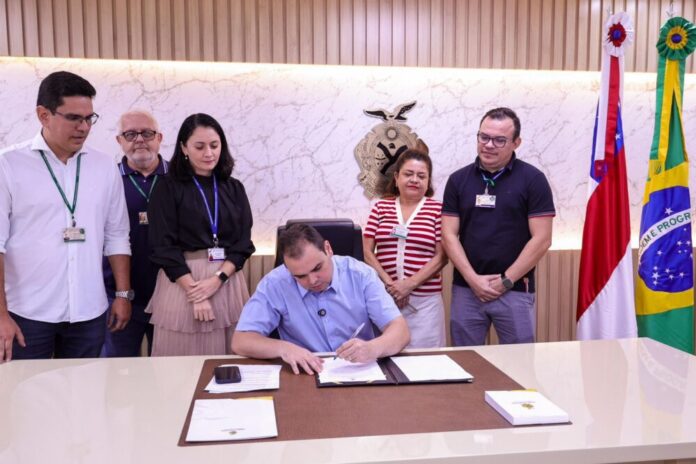 Presidente Roberto Cidade alerta para os horários e locais das provas do concurso público da Aleam, que acontece neste domingo, 14/12 Presidente Roberto Cidade alerta para os horários e locais das provas do concurso público da Aleam, que acontece neste domingo, 14/12