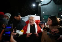 Bielorrússia Liberta Vencedora do Nobel da Paz e Mais 122 Presos Após Acordo com Governo Trump