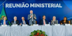 Acordo entre Mercosul e UE tem última chance neste sábado, afirma Lula durante cúpula em Foz do Iguaçu