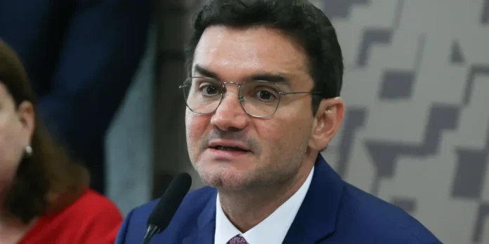 Celso Sabino deixa o Ministério do Turismo e mira o Senado; União Brasil indica substituto e reconfigura a base do governo