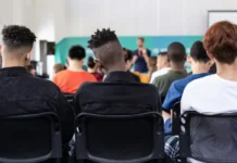 Senado aprova política nacional de incentivo à formação de professores para atrair e manter docentes na educação básica