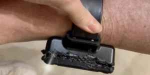 Laudo da PF confirma tentativa de violar tornozeleira de Bolsonaro com solda; peritos apontam danos na capa plástica e execução grosseira