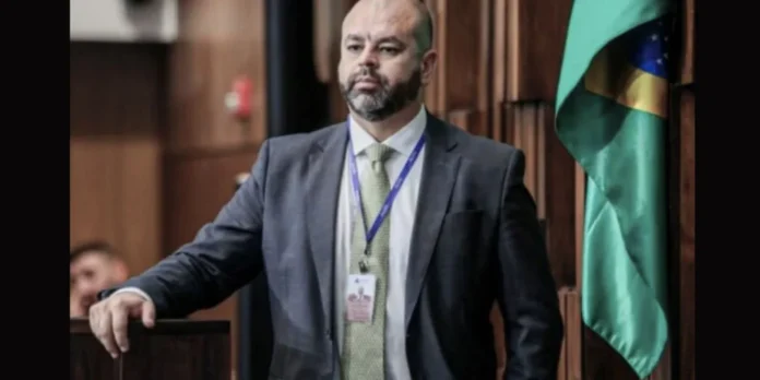 Assessor da Alerj é exonerado após operação da PF apontar vazamento de informações; entenda o que envolve Bacellar, Bulhões e o caso TH Joias