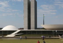 Quatro bancadas da Câmara acionam STF para suspender tramitação do PL da Dosimetria após aprovação relâmpago no Senado