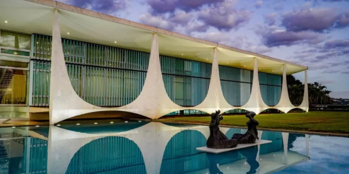 PF solicita autorização ao STF para interrogar Bolsonaro sobre documentos encontrados nos cofres do Palácio da Alvorada