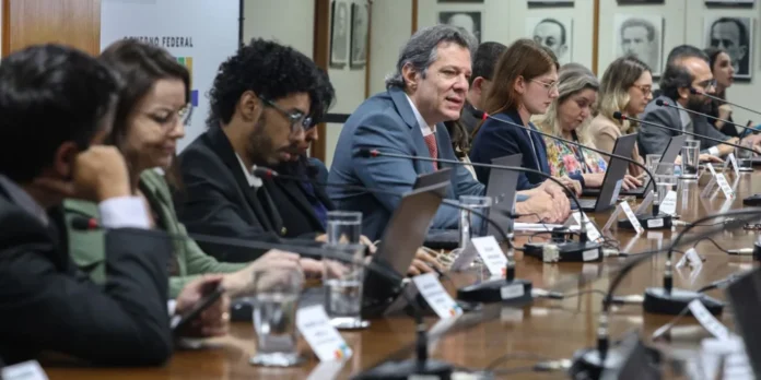 Vale a pena esperar pouco tempo pelo acordo Mercosul–UE, diz Haddad; atraso pode viabilizar o esclarecimento aos agricultores europeus