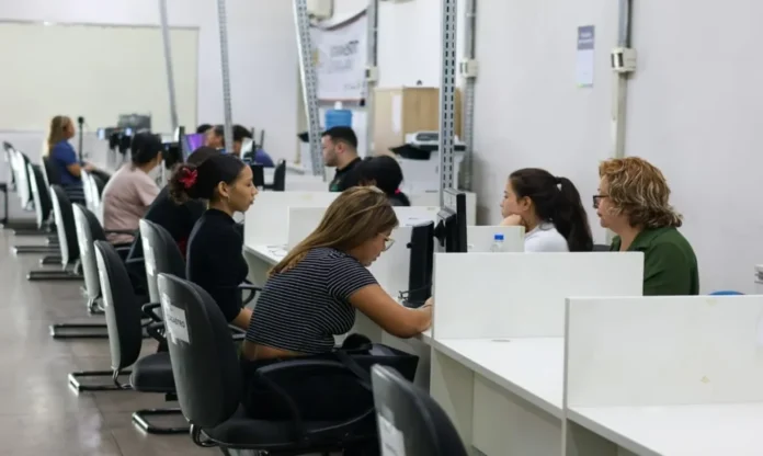 Sine Amazonas abre 42 vagas em Manaus para esta terça (30/12) com atendimento presencial e exigência de documentos