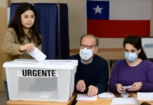 Urnas fecham no Chile e começa contagem do segundo turno entre José Antonio Kast e Jeannette Jara; resultado pode mudar rumo político do país