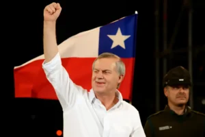 José Antonio Kast é eleito presidente do Chile com mais de 58% dos votos e promete medidas duras contra a criminalidade