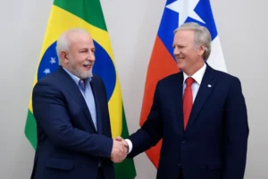 Lula afirma que Brasil manterá cooperação com o Chile após vitória de José Antonio Kast, que obteve mais de 58% dos votos