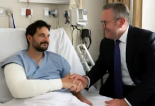 Herói que desarmou atirador em Bondi surge em primeira foto no hospital após cirurgia; governador foi visitá‑lo