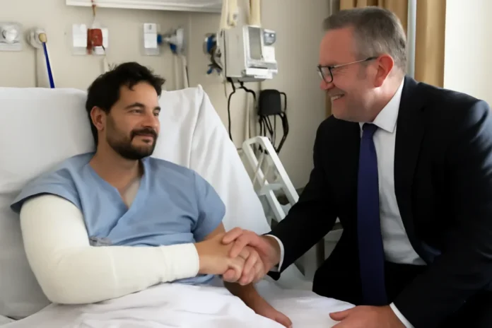 Herói que desarmou atirador em Bondi surge em primeira foto no hospital após cirurgia; governador foi visitá‑lo