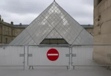Greve no Louvre fecha portas em Paris após série de falhas de segurança e danos ao acervo