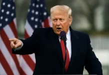 Trump anuncia processo contra a BBC alegando edição que o fez incitar violência em discurso de 6 de janeiro