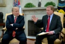 Chefe de gabinete de Trump descreve presidente como impulsivo e expõe disputas internas sobre imigração, tarifas e arquivos de Epstein