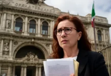 Itália adia novamente decisão sobre extradição de Carla Zambelli; defesa envia novos documentos e foco em condições de detenção