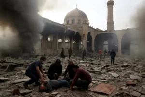 Atentado a bomba em mesquita de Homs, Síria, deixa 6 mortos e 21 feridos durante as orações