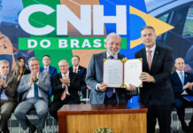 Brasil passa a permitir exame da CNH em veículos automáticos e acaba com carteira física obrigatória
