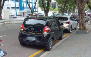 Fiscalização flagra estacionamento irregular e autua 13 veículos em Manaus