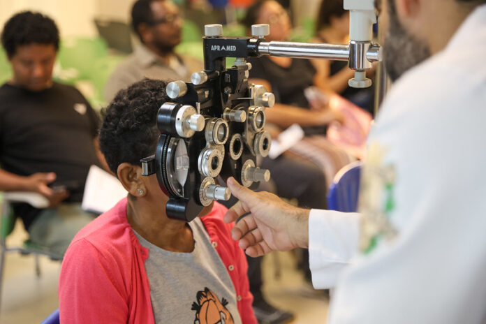 SES-AM_Pacientes comemoram mutirão de consultas oftalmológicas no Amazonas_FOTO_MAURO NETO (2)