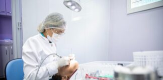 Ação da UEA leva atendimento odontológico gratuito à comunidade acadêmica e seus familiares