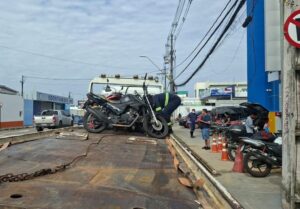 IMMU remove cinco motocicletas durante fiscalização contra estacionamento irregular