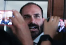 PF determina retorno imediato de Eduardo Bolsonaro a cargo de escrivão