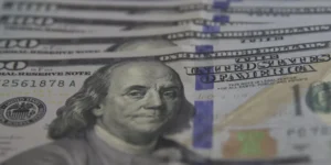 Dólar Cai para R$ 5,40 com Efeito Surpresa da Invasão Venezuelana na Economia Global
