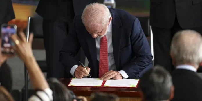 Lula Veta Integralmente PL da Dosimetria, Que Poderia Beneficiar Condenados por 8 de Janeiro