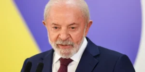 Lula reconhece salário mínimo baixo, mas exalta direito à subsistência criado em 1936