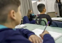 CNTE comemora reajuste do piso do magistério; prefeitos contestam