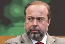 Ministro Alexandre Silveira cobra ações urgentes da Vale após vazamentos em minas de MG