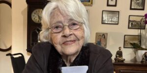 Adélia Prado, 90, apresenta melhora clínica após cirurgias para tratar fraturas