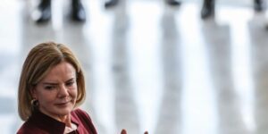 Fim da escala 6×1 pode ser prioridade do governo no Congresso com projeto unificado