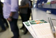 Mega-Sena acumula e sorteio desta quinta pode pagar R$ 100 milhões