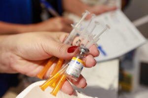 Procon Manaus apreende 19 seringas fracionadas e produtos com Tirzepatida sem identificação