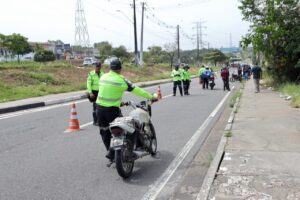 Operação ‘Cavalo de Aço’ autua 154 condutores e remove 25 motocicletas na avenida das Torres