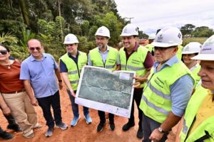 Roberto Cidade cumpre agenda em Autazes com entrega de escola de tempo integral e obras na AM-254
