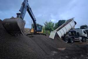 Manaus: Prefeitura abastece Seminf com materiais para acelerar obras de infraestrutura