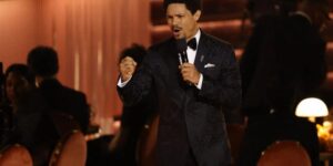 Grammy 2026: Artistas criticam Trump e política de imigração em noite de premiação