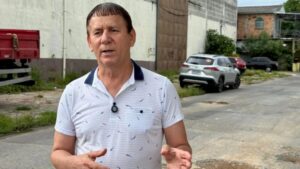 Vereador Roberto Sabino cobra recuperação de ruas em Petrópolis, zona Sul de Manaus