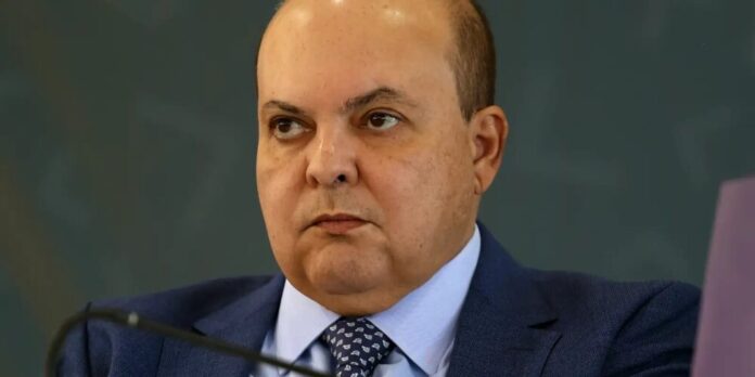 Presidente pede convocação de Ibaneis após ausência do governador em CPI