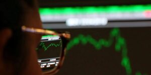 Investidores institucionais injetam R$ 1,7 trilhão na B3 em 2025, com destaque para ações