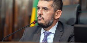 Afastado da presidência da Alerj, Rodrigo Bacellar renova pedido de licença do mandato