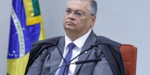 Flávio Dino suspende pagamento de “penduricalhos” em todos os Três Poderes