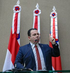 Wilker Barreto cobra inauguração do Hospital do Sangue no Amazonas e denuncia precariedade na saúde