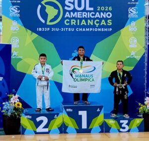 Atleta mirim de Manaus brilha e conquista ouro no Sul-Americano de Jiu-Jitsu com apoio municipal