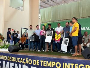 Detran-AM entrega kits de segurança para motofretistas em Boca do Acre e Pauini